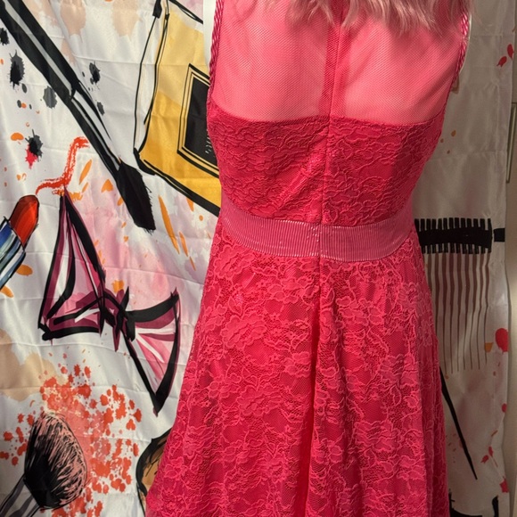 Sourpuss fuchsia lace sleeveless fashion dress with bow detailing with netting - Picture 7 of 13